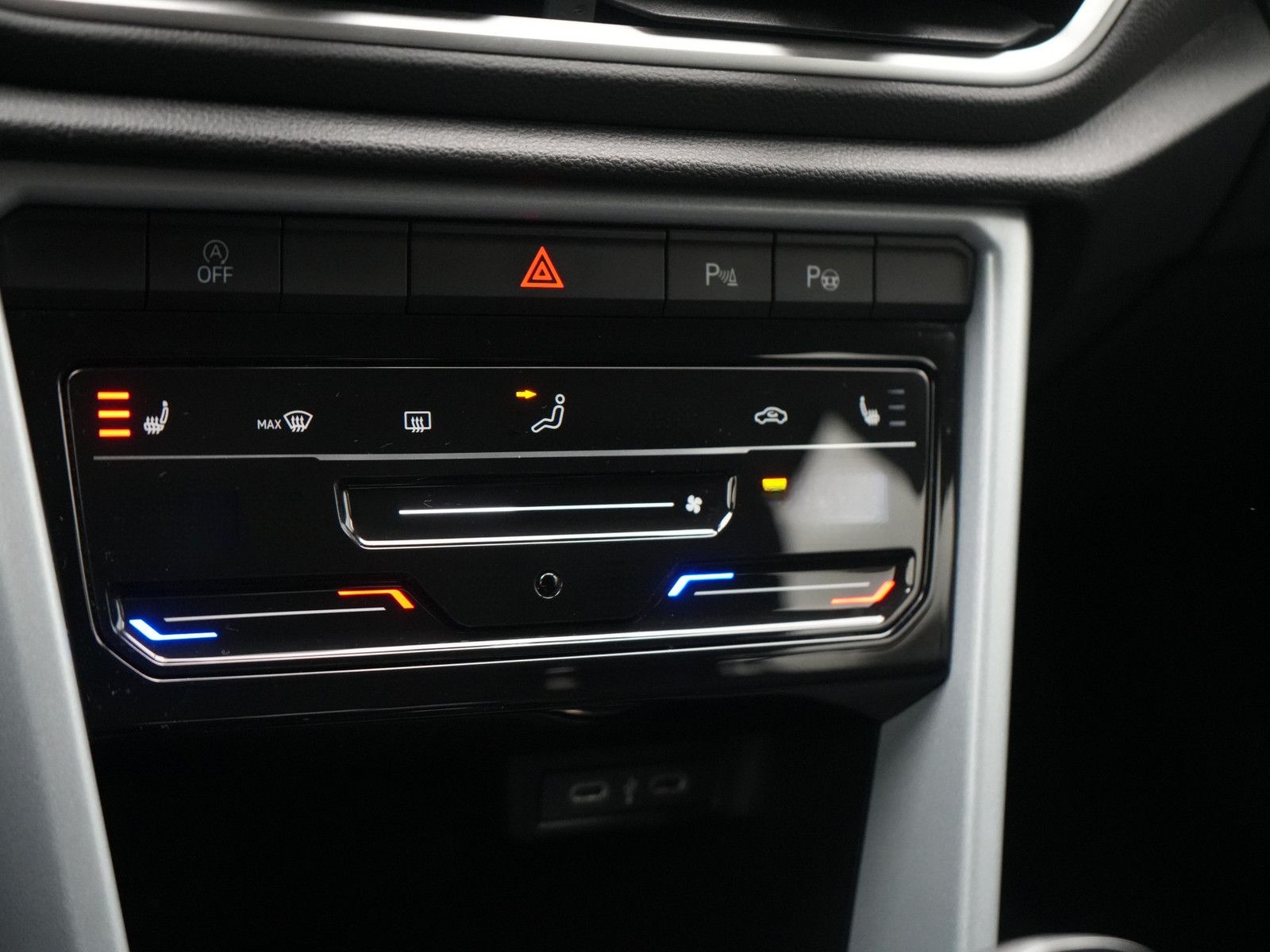 Volkswagen T-Roc Goal NAVI VIRT AHK ACC LEDER SHZ CARPLAY foto 10