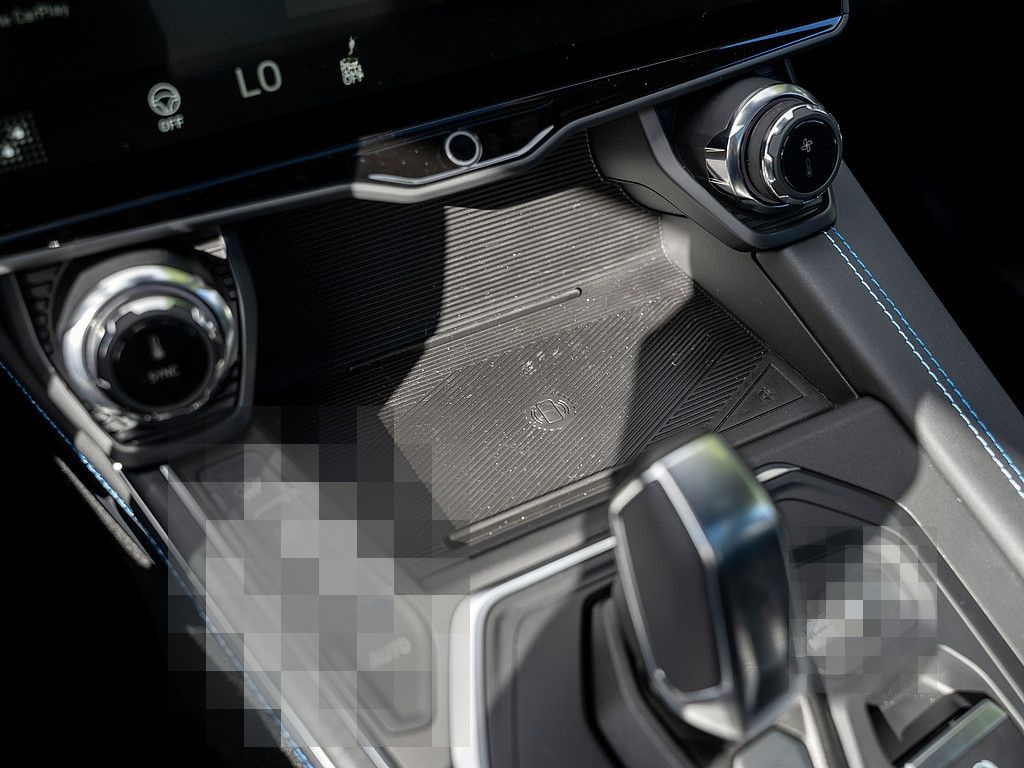 Lynk&Co 01 PHEV ACC PANORAMADACH AHK foto 15