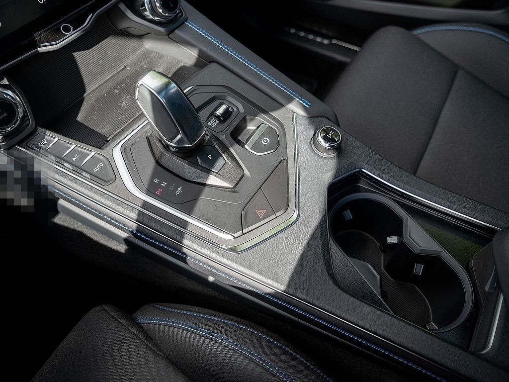 Lynk&Co 01 PHEV ACC PANORAMADACH AHK foto 16