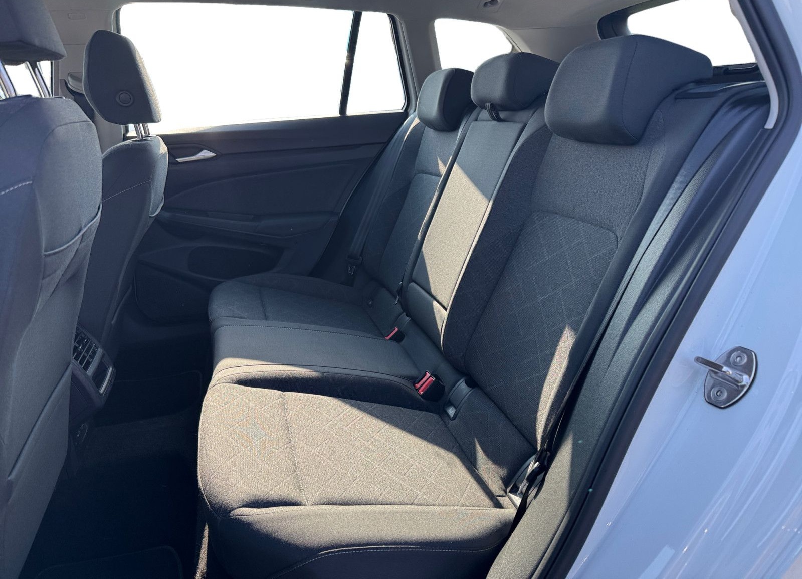 Volkswagen Golf Variant  2.0TDI  DSG Life LED Navi AHK APP foto 11