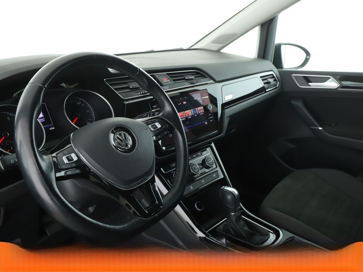 Volkswagen Touran 1.4 TSI Highline BlueMotion Tech Aut.*NAV foto 11