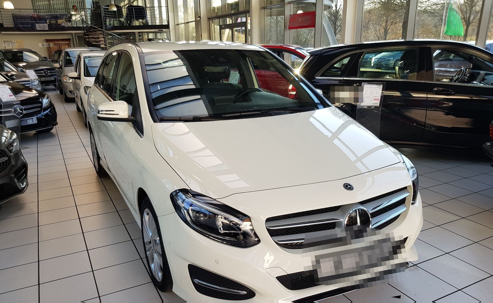 Mercedes-Benz B 200 URBAN COMAND LED DISTR TOTW KAMERA KEYLESS foto 2