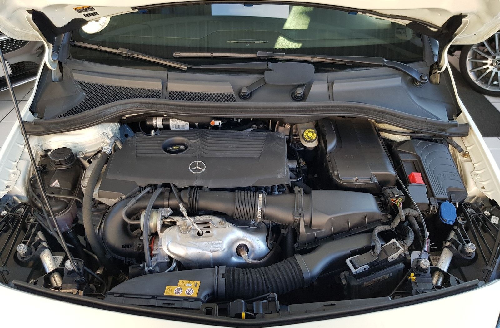 Mercedes-Benz B 200 URBAN COMAND LED DISTR TOTW KAMERA KEYLESS foto 14