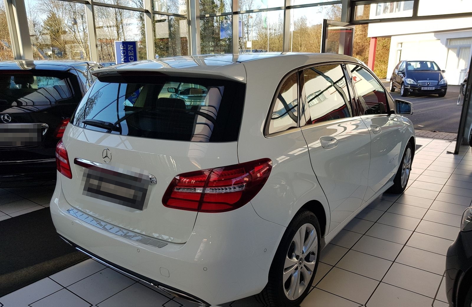 Mercedes-Benz B 200 URBAN COMAND LED DISTR TOTW KAMERA KEYLESS foto 3