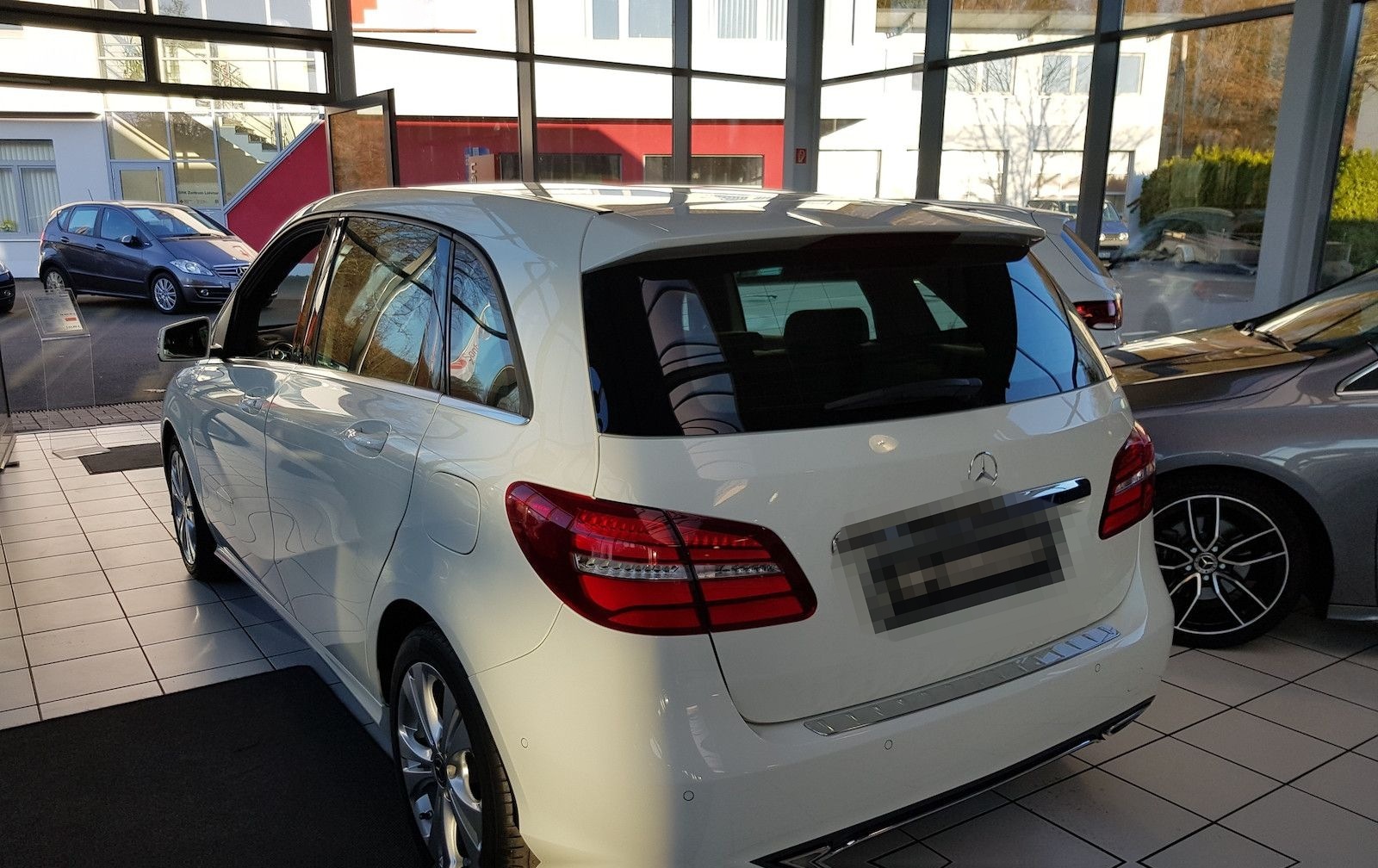 Mercedes-Benz B 200 URBAN COMAND LED DISTR TOTW KAMERA KEYLESS foto 4