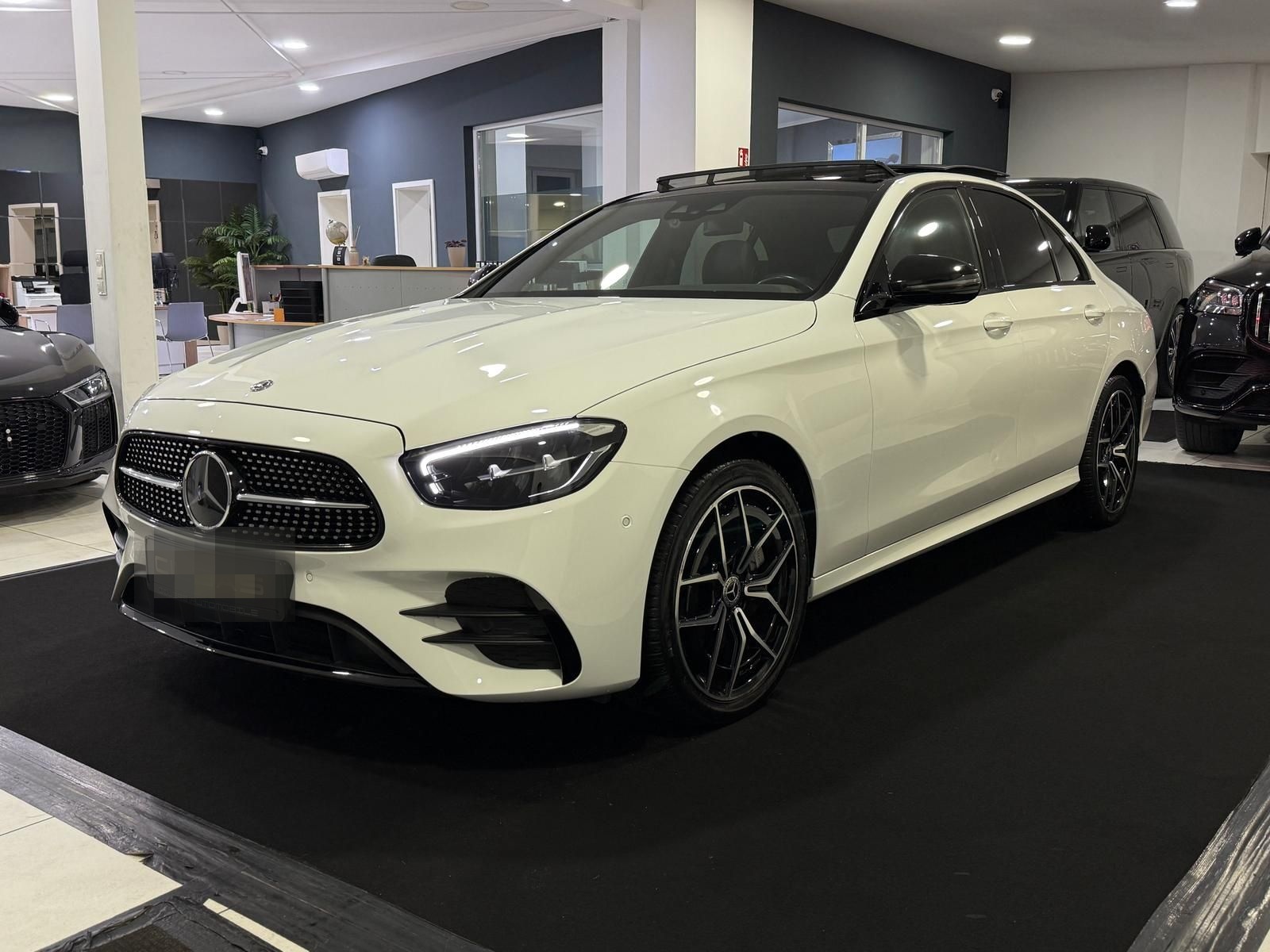 Mercedes-Benz E 300 de 9G AMG-LINE*PANO*DISTR.*AIRMATIC*MEMORY foto 2