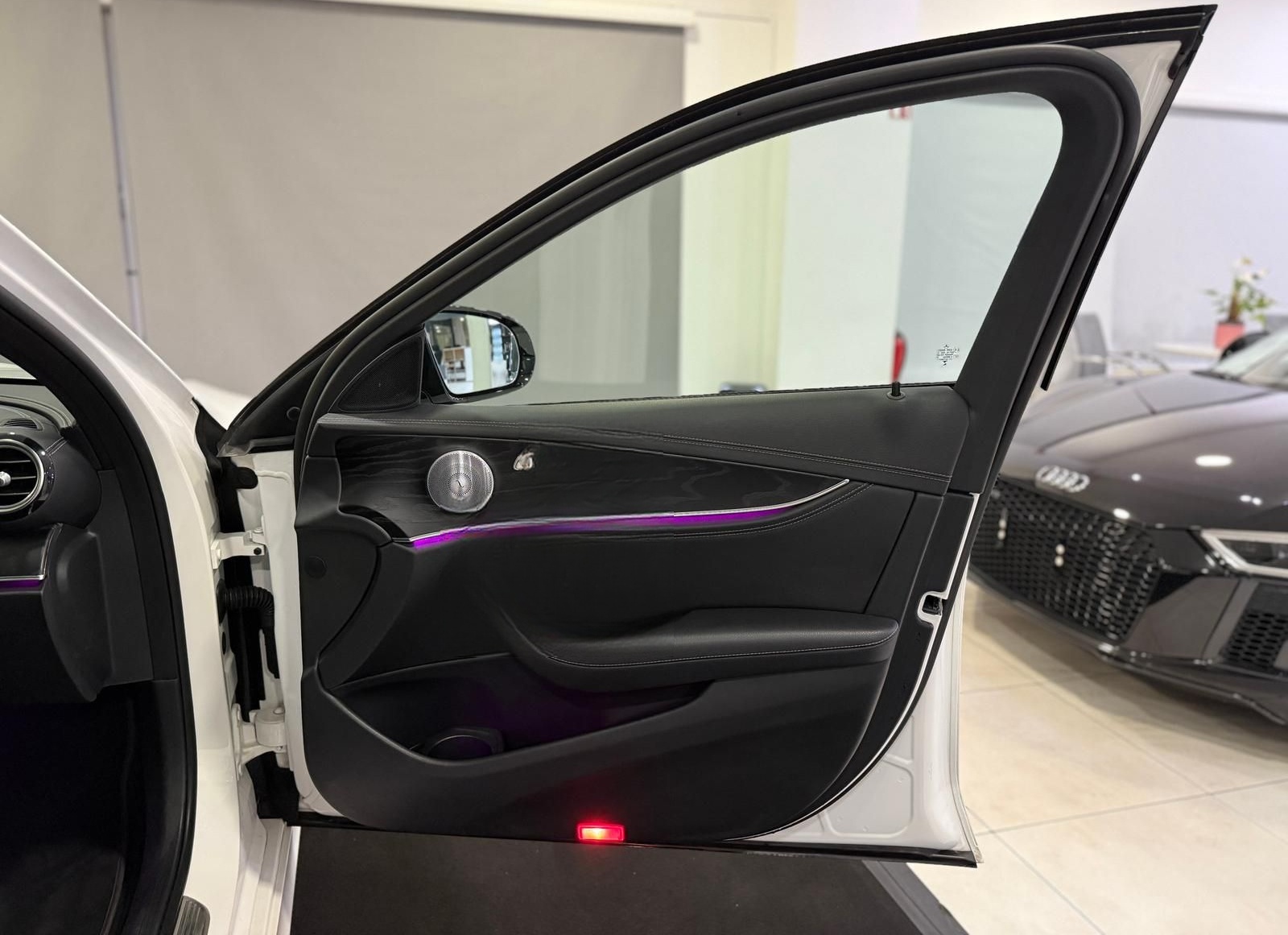 Mercedes-Benz E 300 de 9G AMG-LINE*PANO*DISTR.*AIRMATIC*MEMORY foto 25