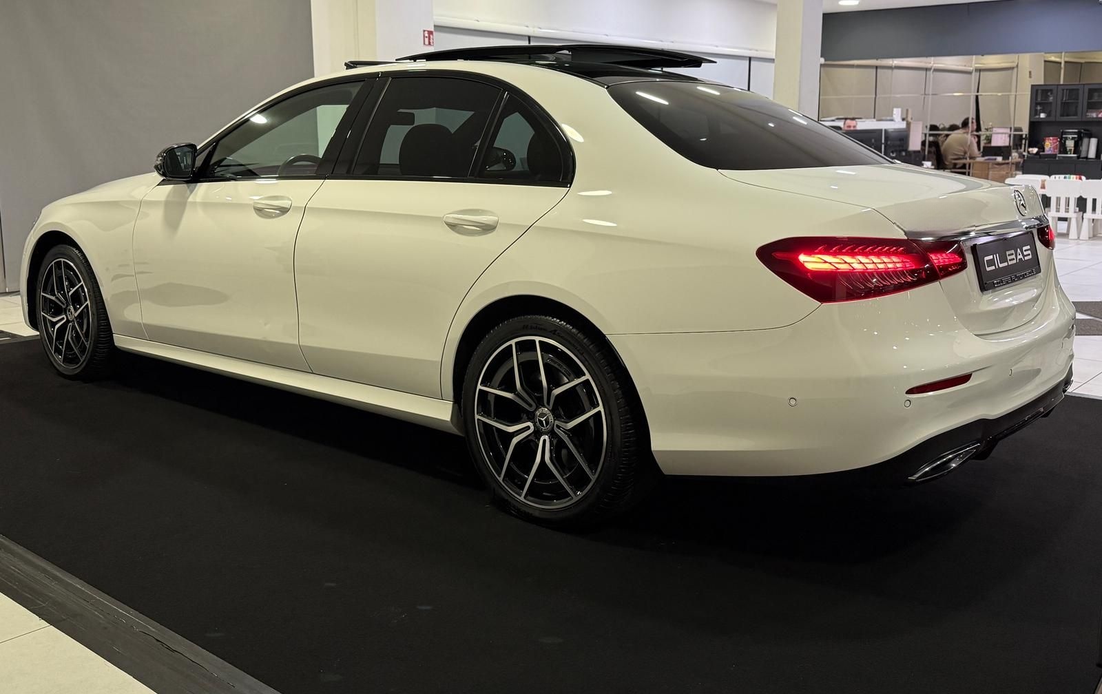 Mercedes-Benz E 300 de 9G AMG-LINE*PANO*DISTR.*AIRMATIC*MEMORY foto 8