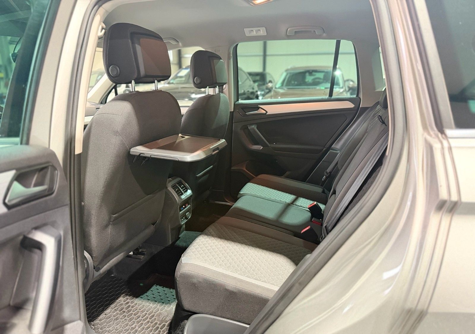 Volkswagen Tiguan 1,4 TSI 4M *Comfortl.*NAVI*CAM*STAND.HEIZ foto 16