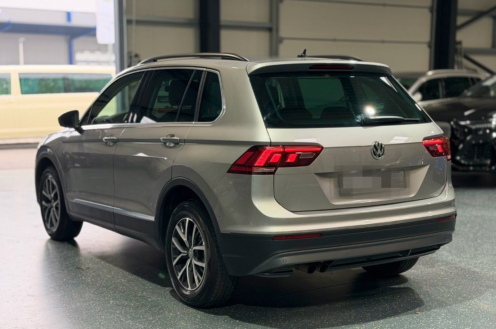 Volkswagen Tiguan 1,4 TSI 4M *Comfortl.*NAVI*CAM*STAND.HEIZ foto 3