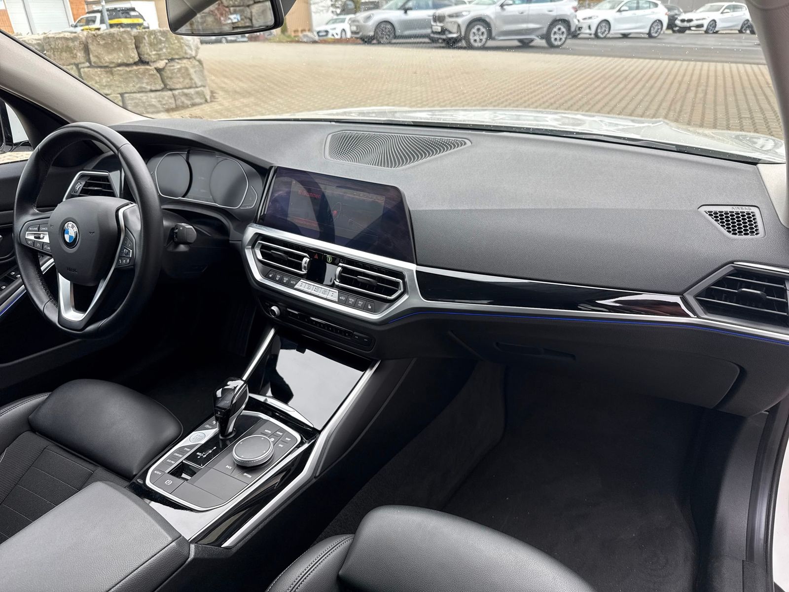 BMW 320i xDrive Limousine Sport Line DAB LED Shz foto 11