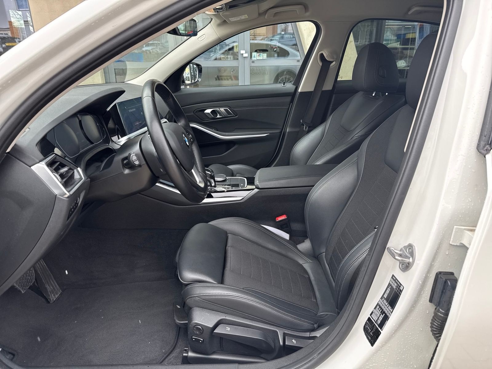 BMW 320i xDrive Limousine Sport Line DAB LED Shz foto 9