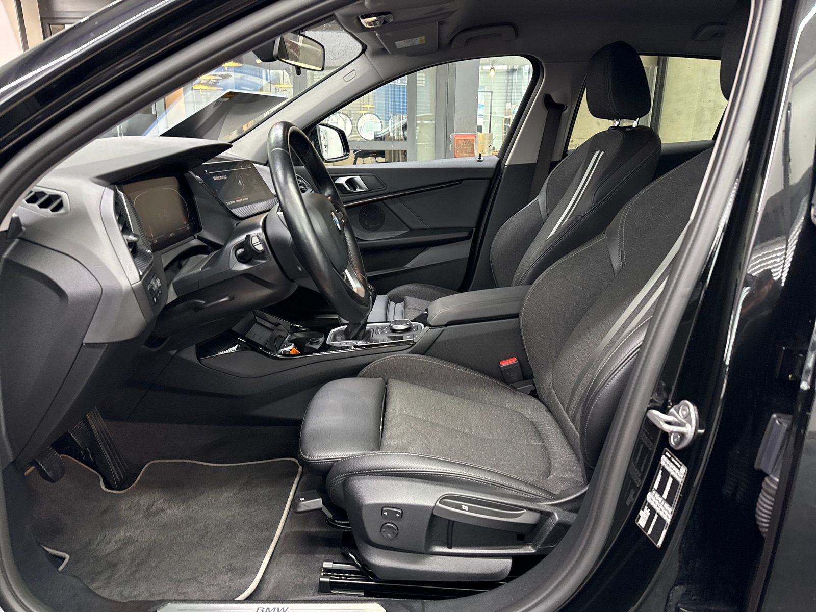 BMW 116i Sport Line DAB LED WLAN Tempomat Shz PDC foto 9