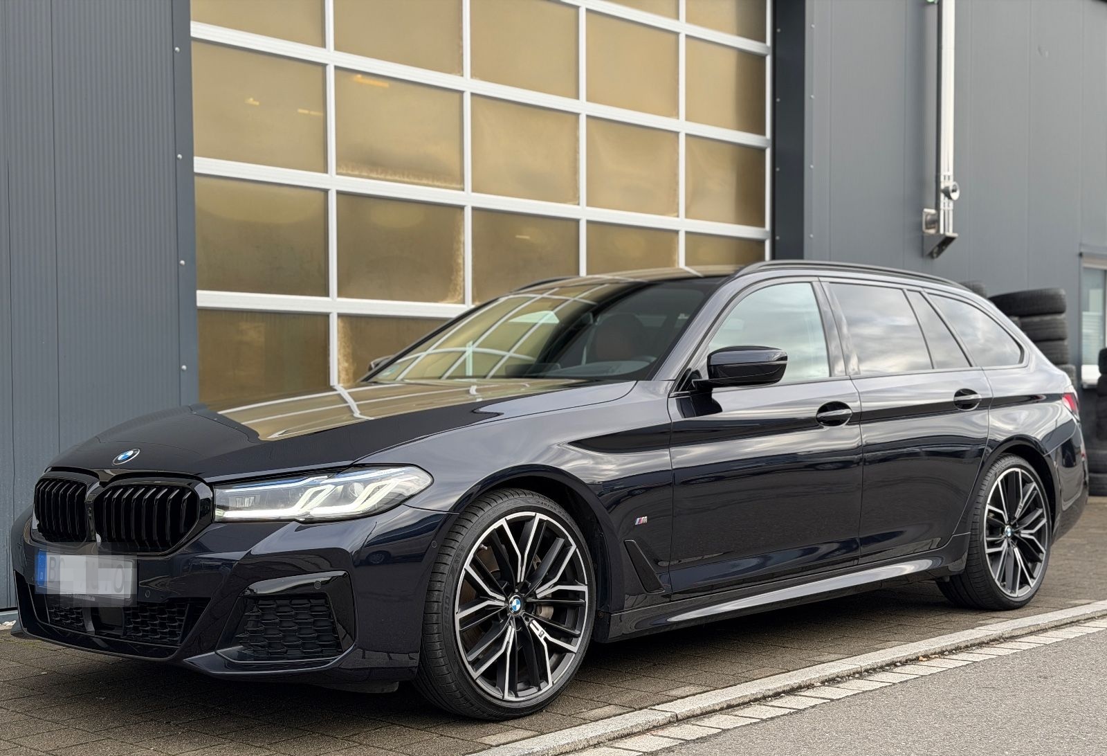 BMW 530 d xDrive M-SPORT Cognac H&K Laser HuD ACC 20 foto 13