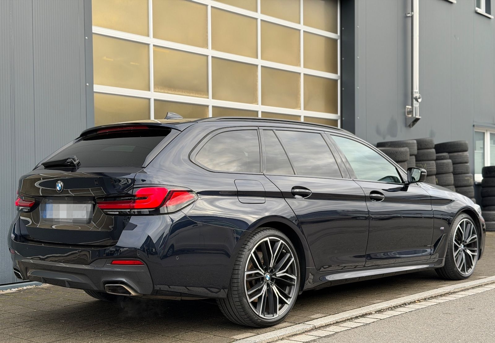 BMW 530 d xDrive M-SPORT Cognac H&K Laser HuD ACC 20 foto 14