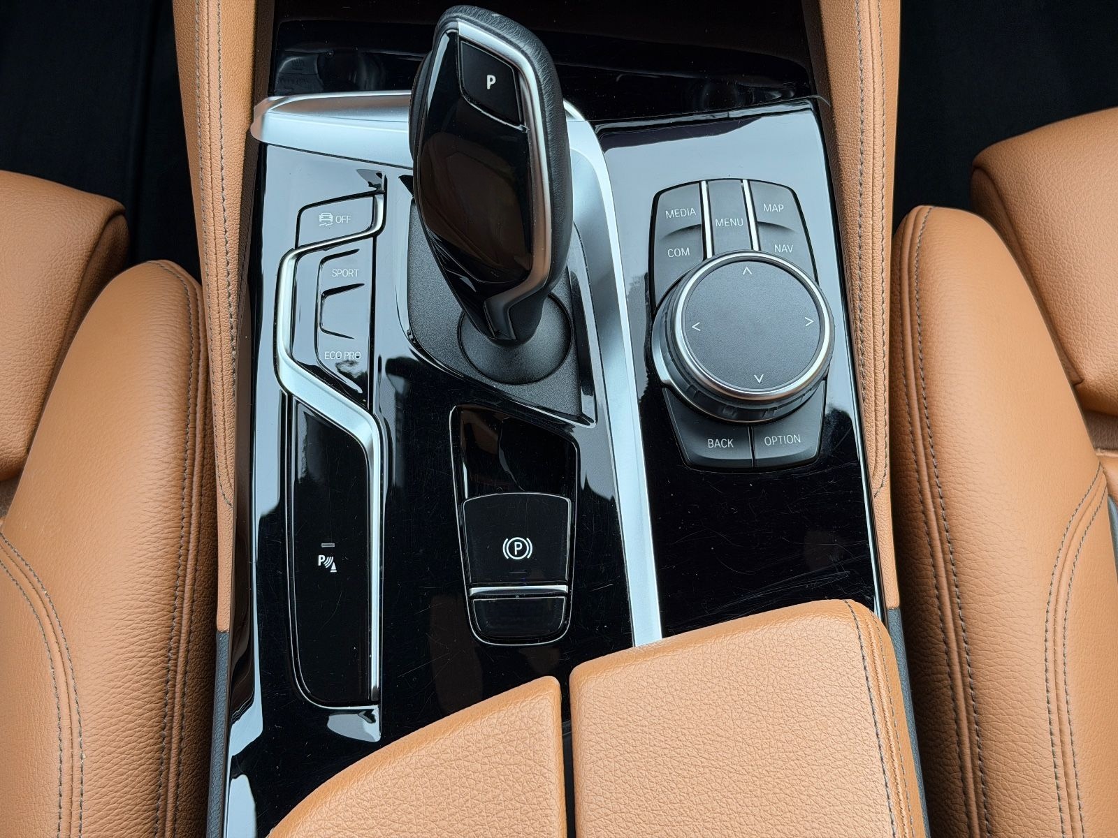 BMW 530 d xDrive M-SPORT Cognac H&K Laser HuD ACC 20 foto 21