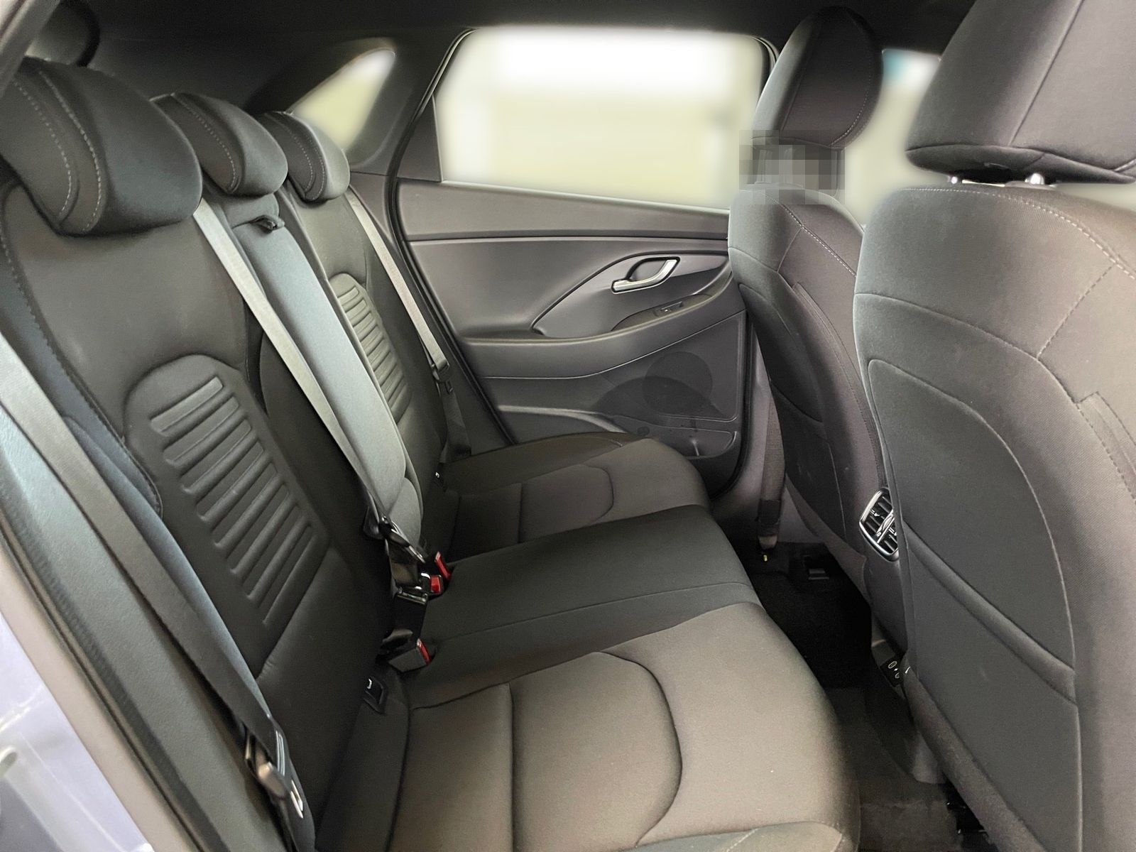 Hyundai i30 1.0 T-GDI Advantage KlimaA*LED*Navi*SHZ*Kam. foto 14