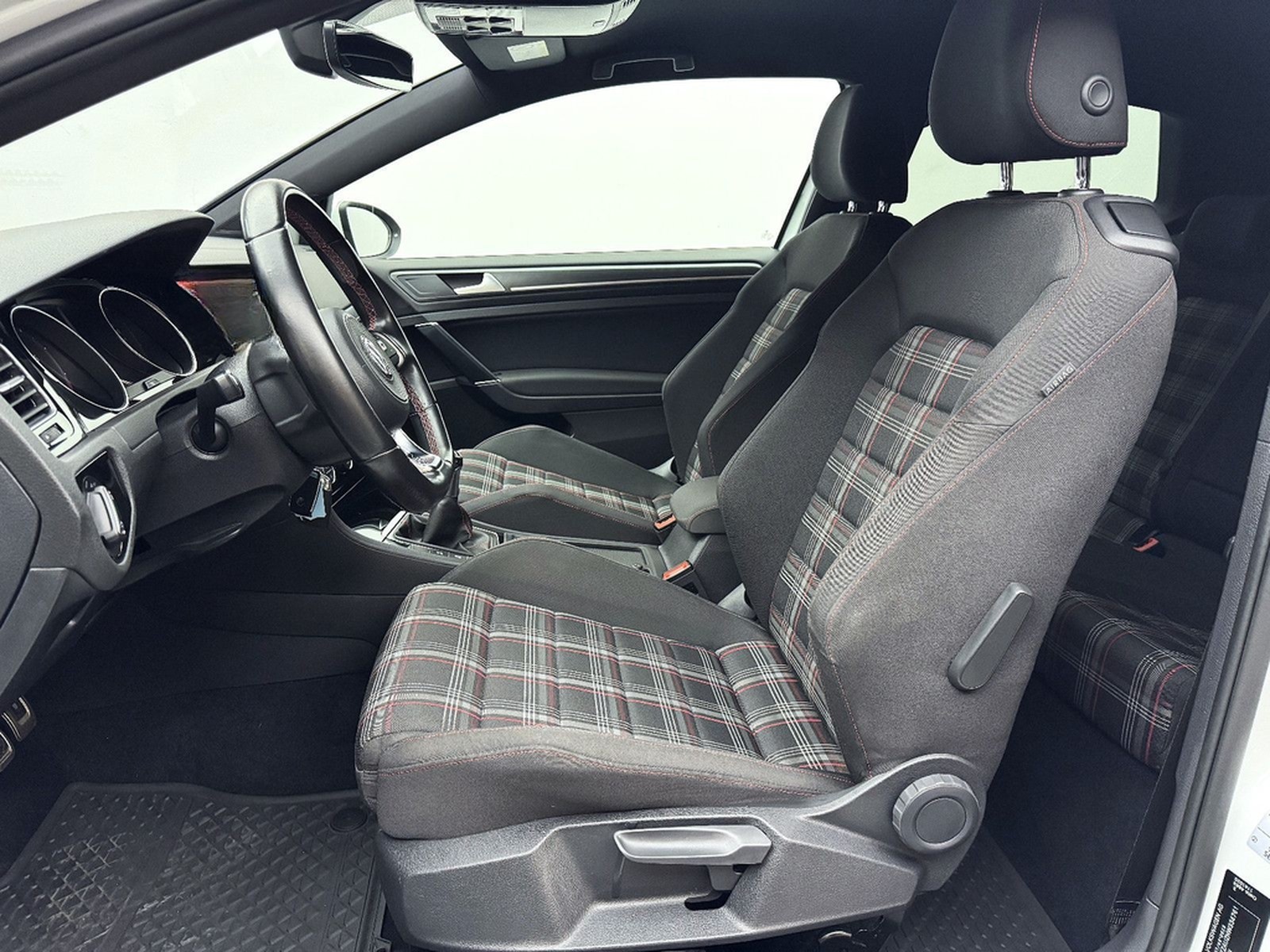 Volkswagen Golf VII 2.0 TSI GTI APR*Eibach*AHK*Standhz*PDC foto 7