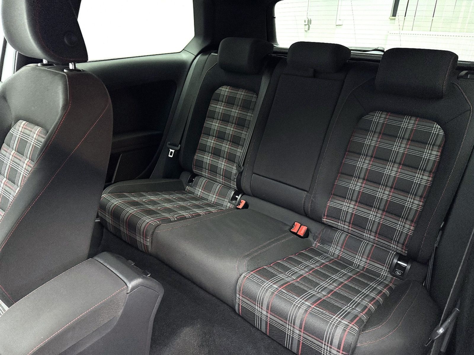 Volkswagen Golf VII 2.0 TSI GTI APR*Eibach*AHK*Standhz*PDC foto 9