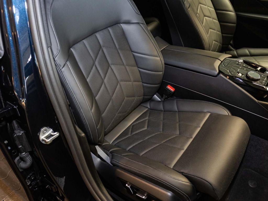 BMW 520 dxDriveMSport+Navi+HUD+Klimasitze+360 Kamera foto 21