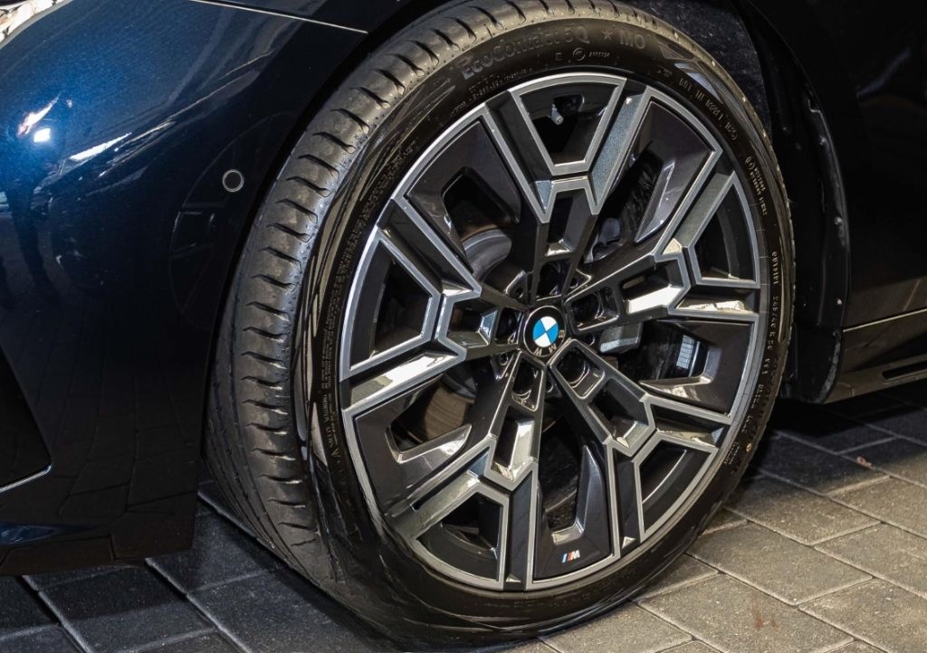 BMW 520 dxDriveMSport+Navi+HUD+Klimasitze+360 Kamera foto 5