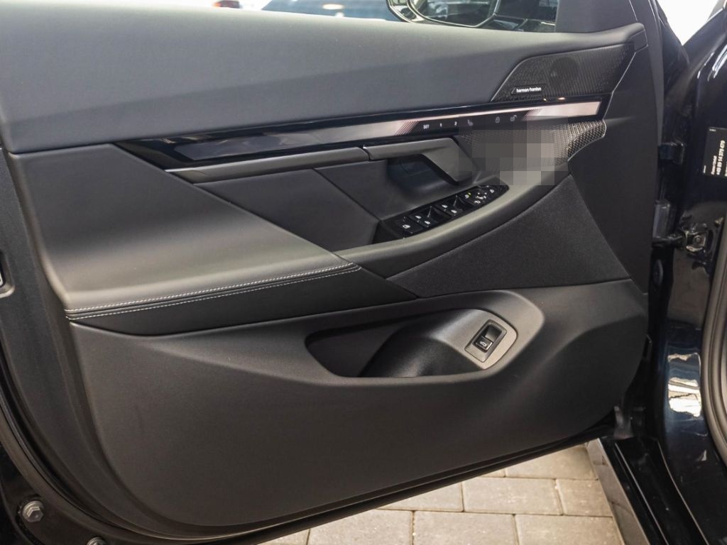 BMW 520 dxDriveMSport+Navi+HUD+Klimasitze+360 Kamera foto 6