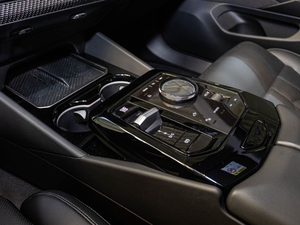 BMW 520 dxDriveMSport+Navi+HUD+Klimasitze+360 Kamera foto 10