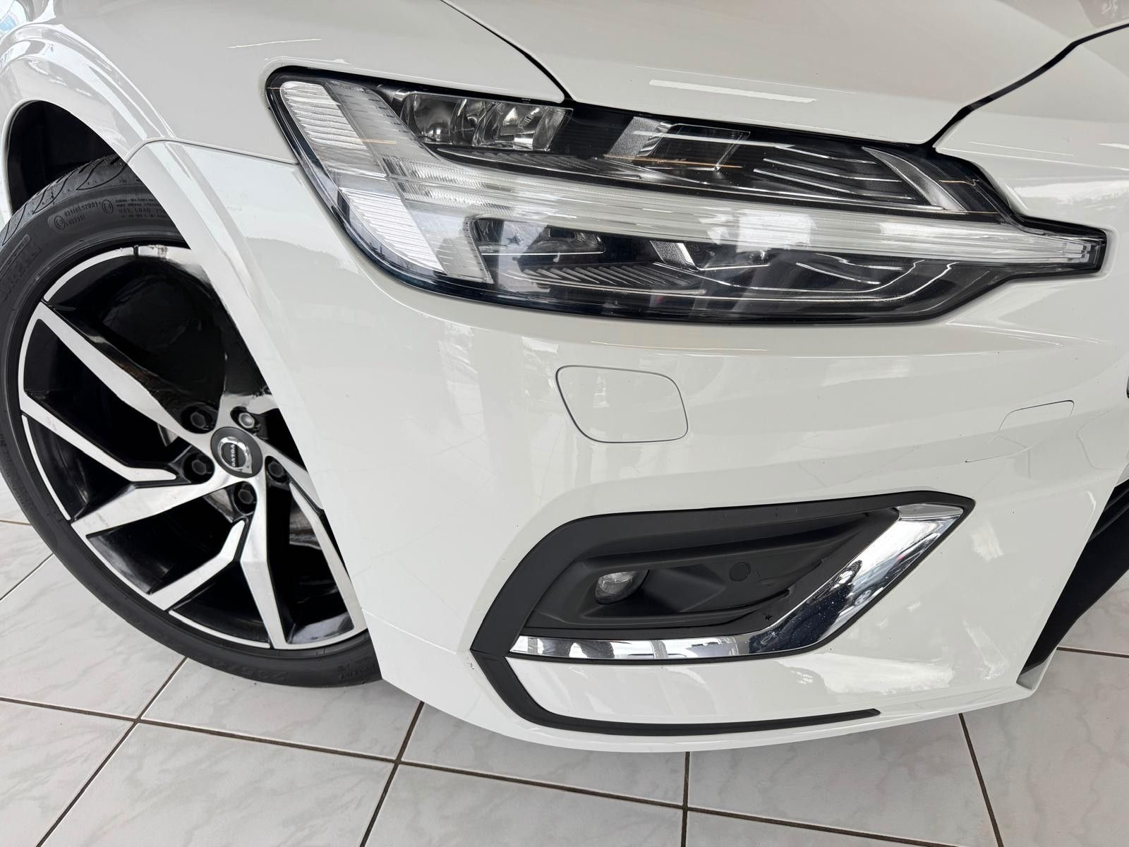 Volvo V60 D4 Kombi Inscription"Auomatik"LEDER"HEAD UP" foto 11