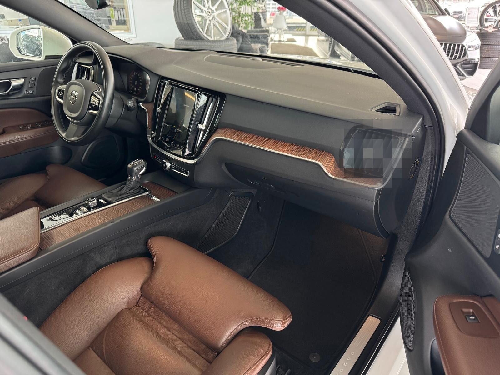 Volvo V60 D4 Kombi Inscription"Auomatik"LEDER"HEAD UP" foto 15