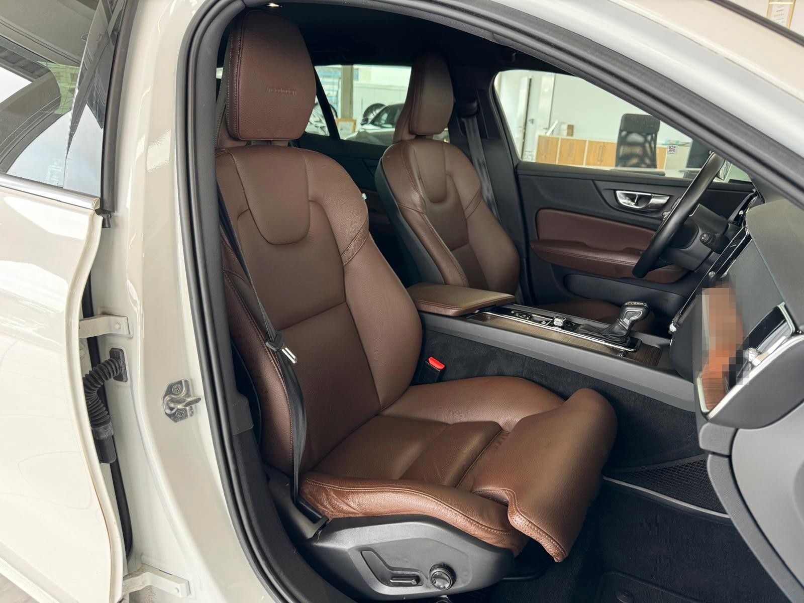 Volvo V60 D4 Kombi Inscription"Auomatik"LEDER"HEAD UP" foto 25