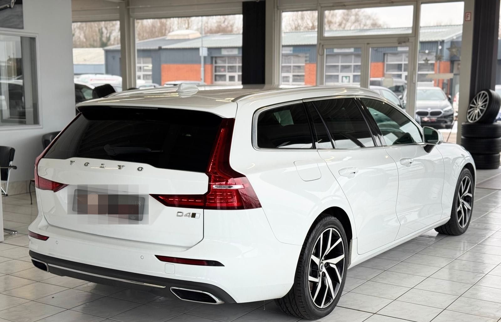 Volvo V60 D4 Kombi Inscription"Auomatik"LEDER"HEAD UP" foto 5