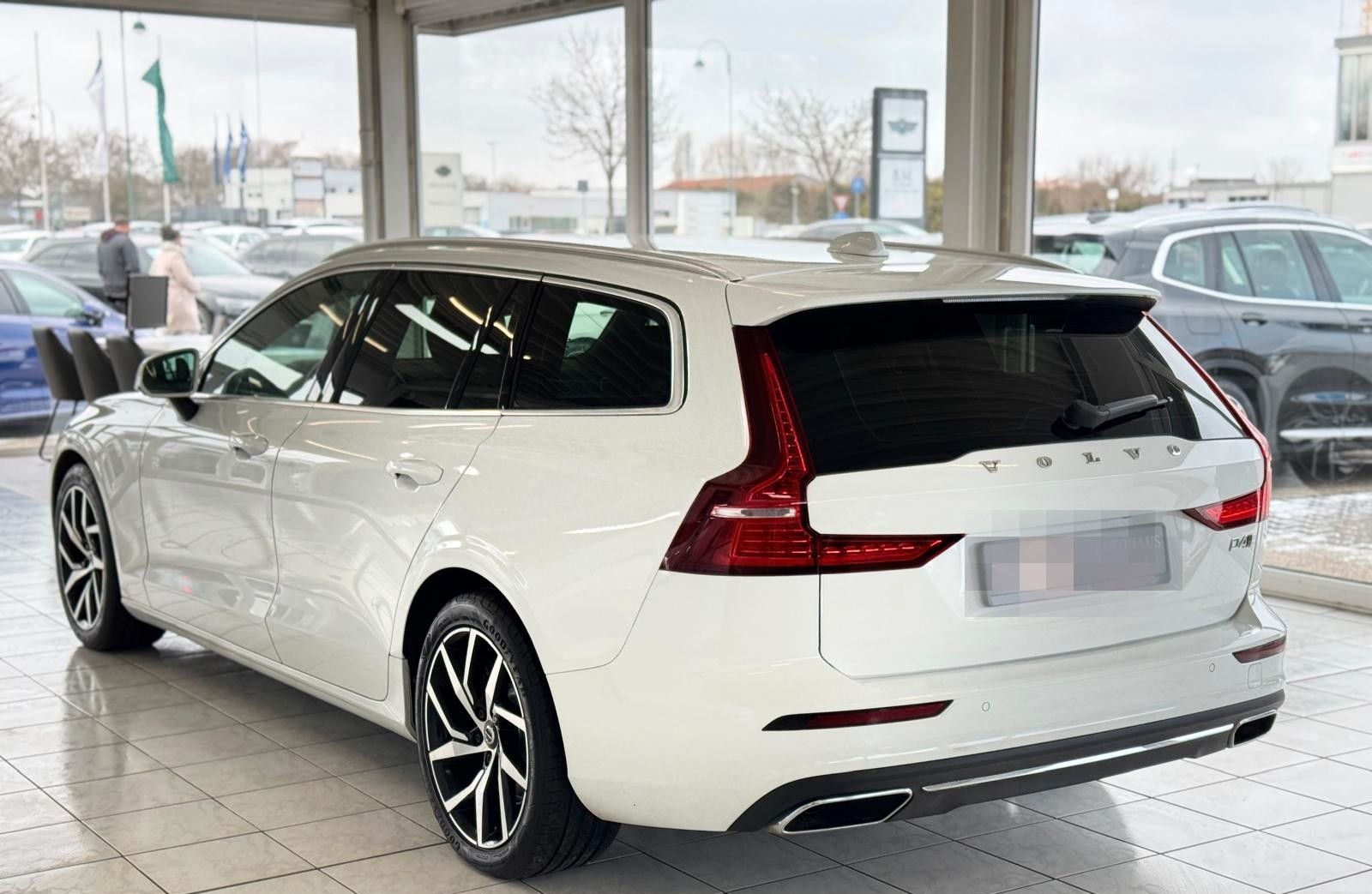 Volvo V60 D4 Kombi Inscription"Auomatik"LEDER"HEAD UP" foto 6