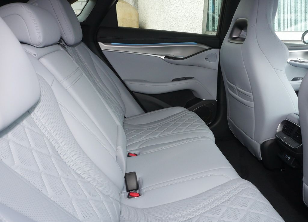 BYD Sealion 7 Comfort 230 kW 360° ACC LED Navi Pano foto 6