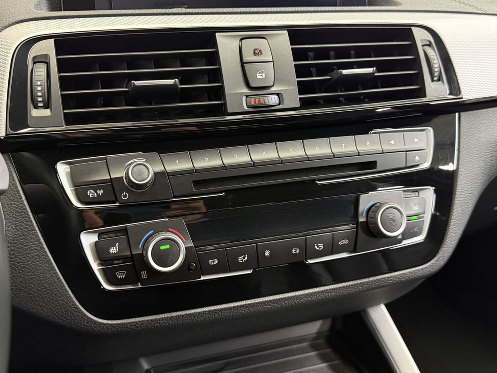 BMW M140i xDrive Special Edition|LED|HiFi|Navi-Prof. foto 13