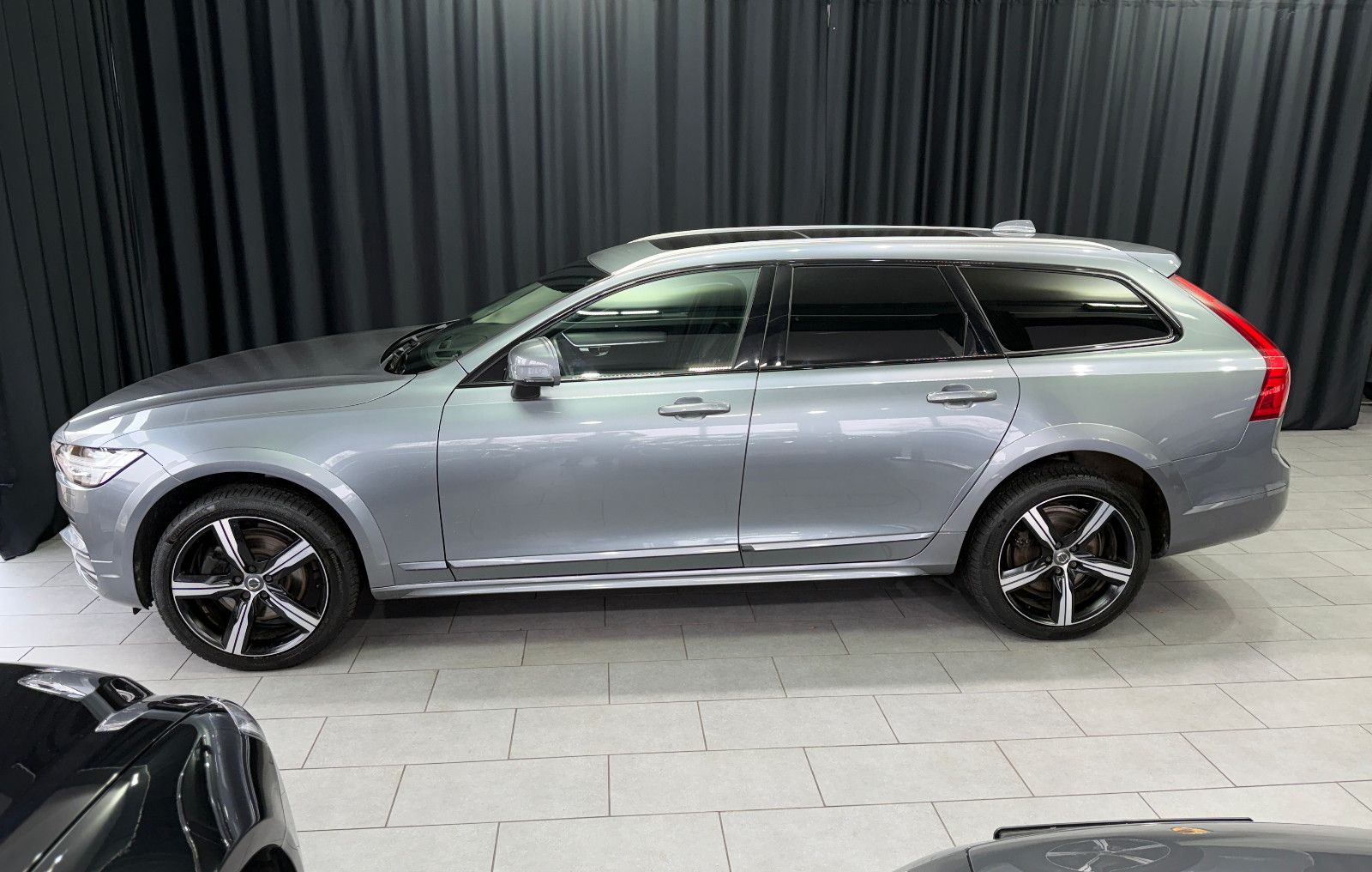 Volvo V90 Cross Country Pro AWD|HuD|H&K|360°|PANO foto 2
