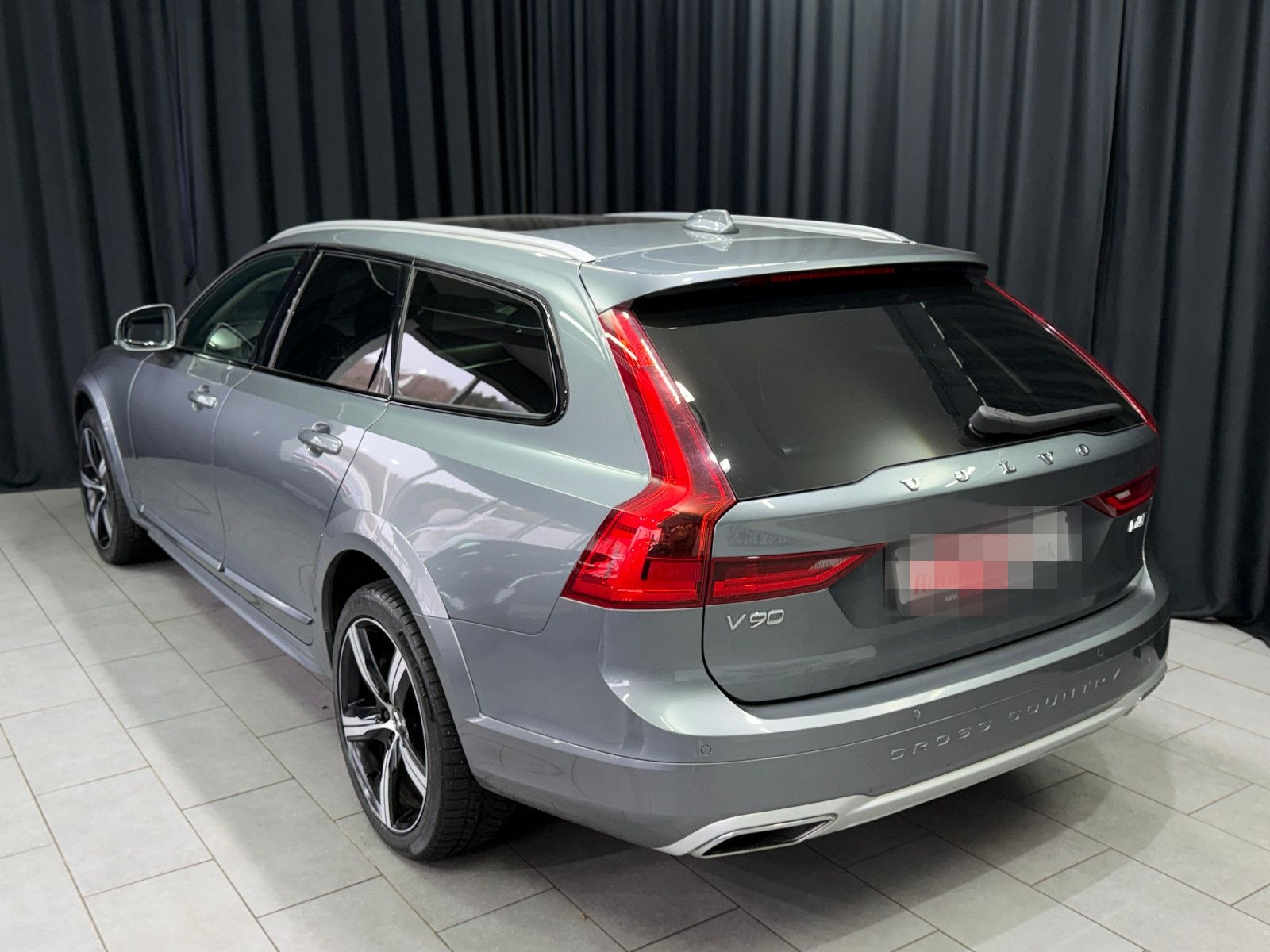 Volvo V90 Cross Country Pro AWD|HuD|H&K|360°|PANO foto 3