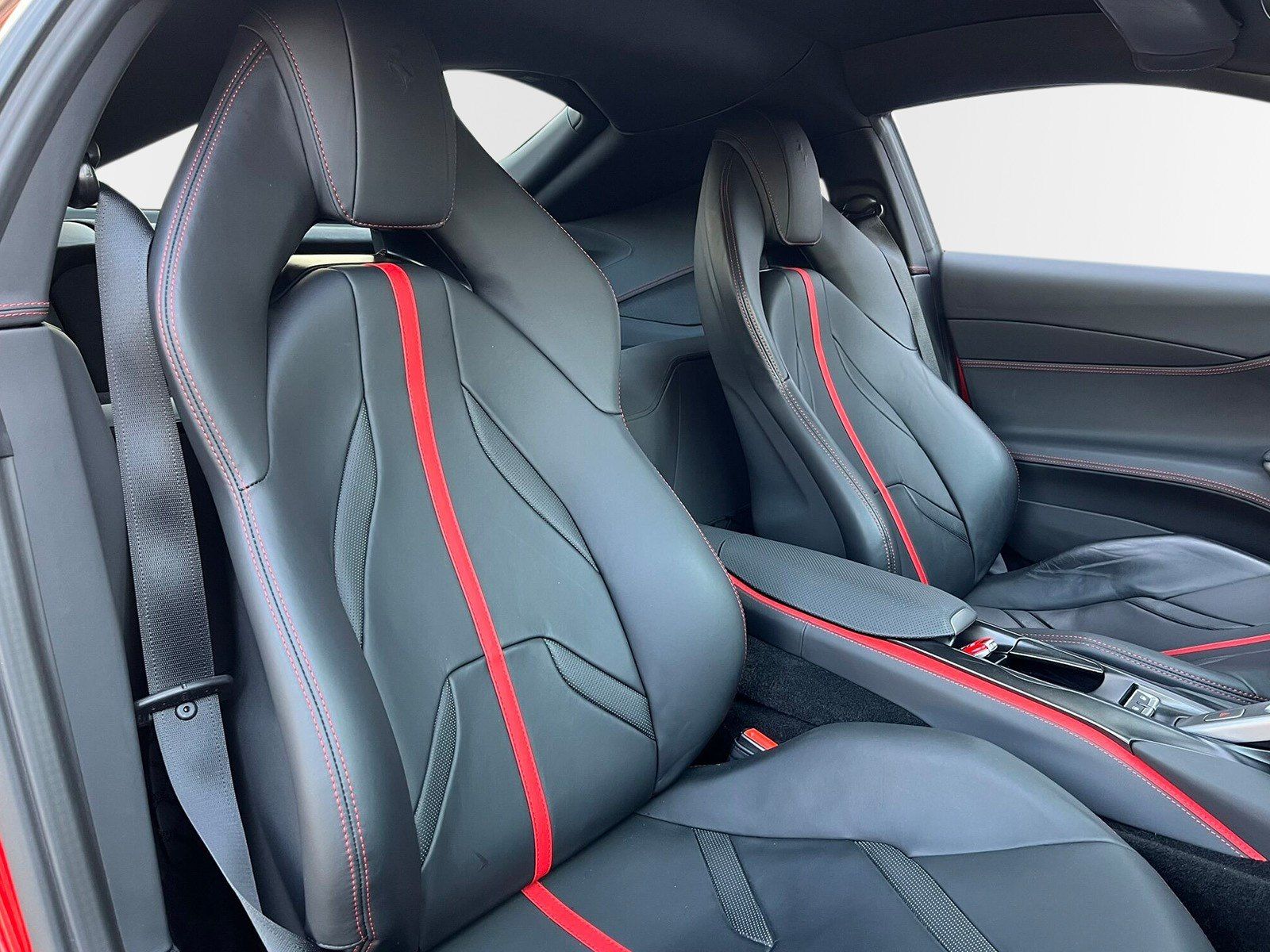 Ferrari 812 Superfast 1. Hand * Kamera * Lift-System * foto 17
