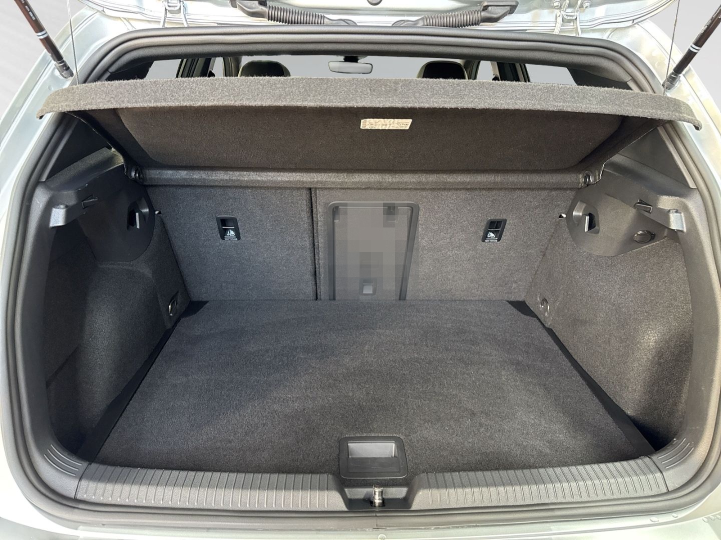 Volkswagen Golf 1.5 eTSI R-Line DSG ACC+Kamera+LED+Navi foto 8