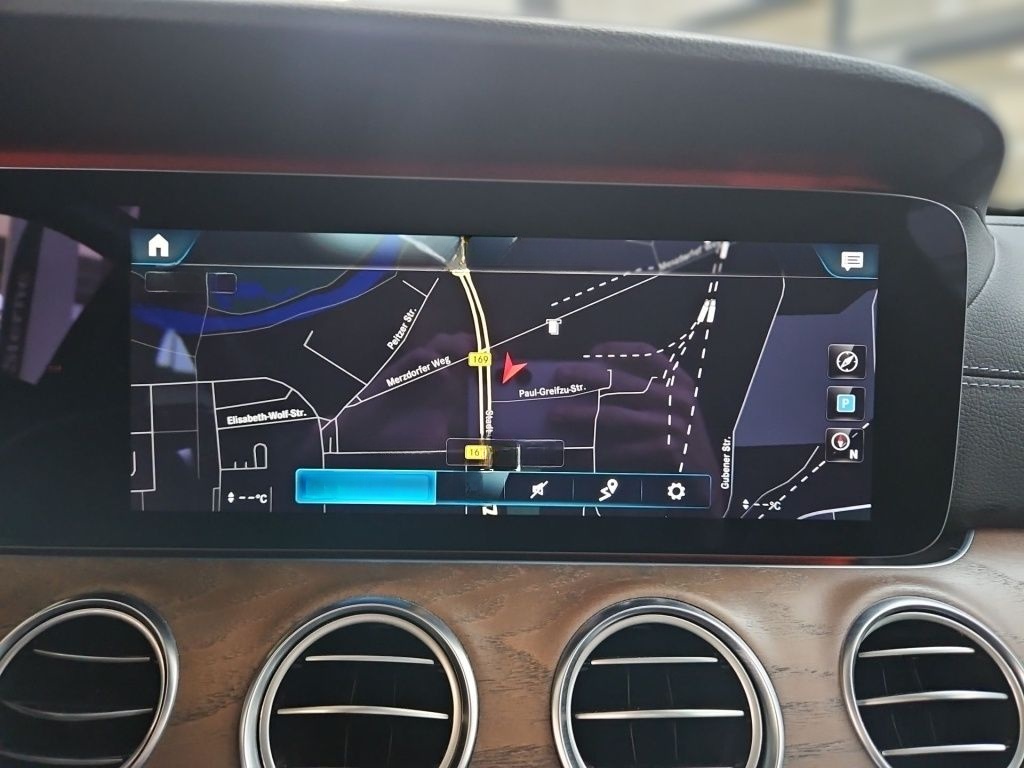 Mercedes-Benz E 200 T Avantg. AHK ACC Memory Massage 360° LED foto 9