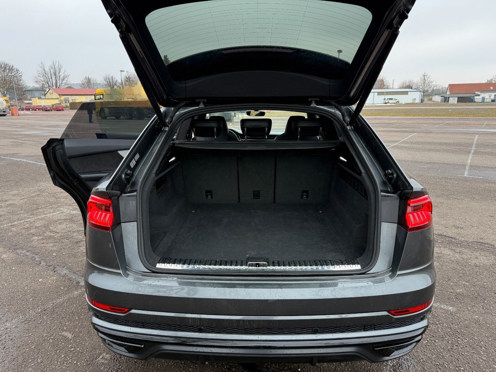 Audi Q8 50 TDI quattro/3xS-line/Pano foto 7