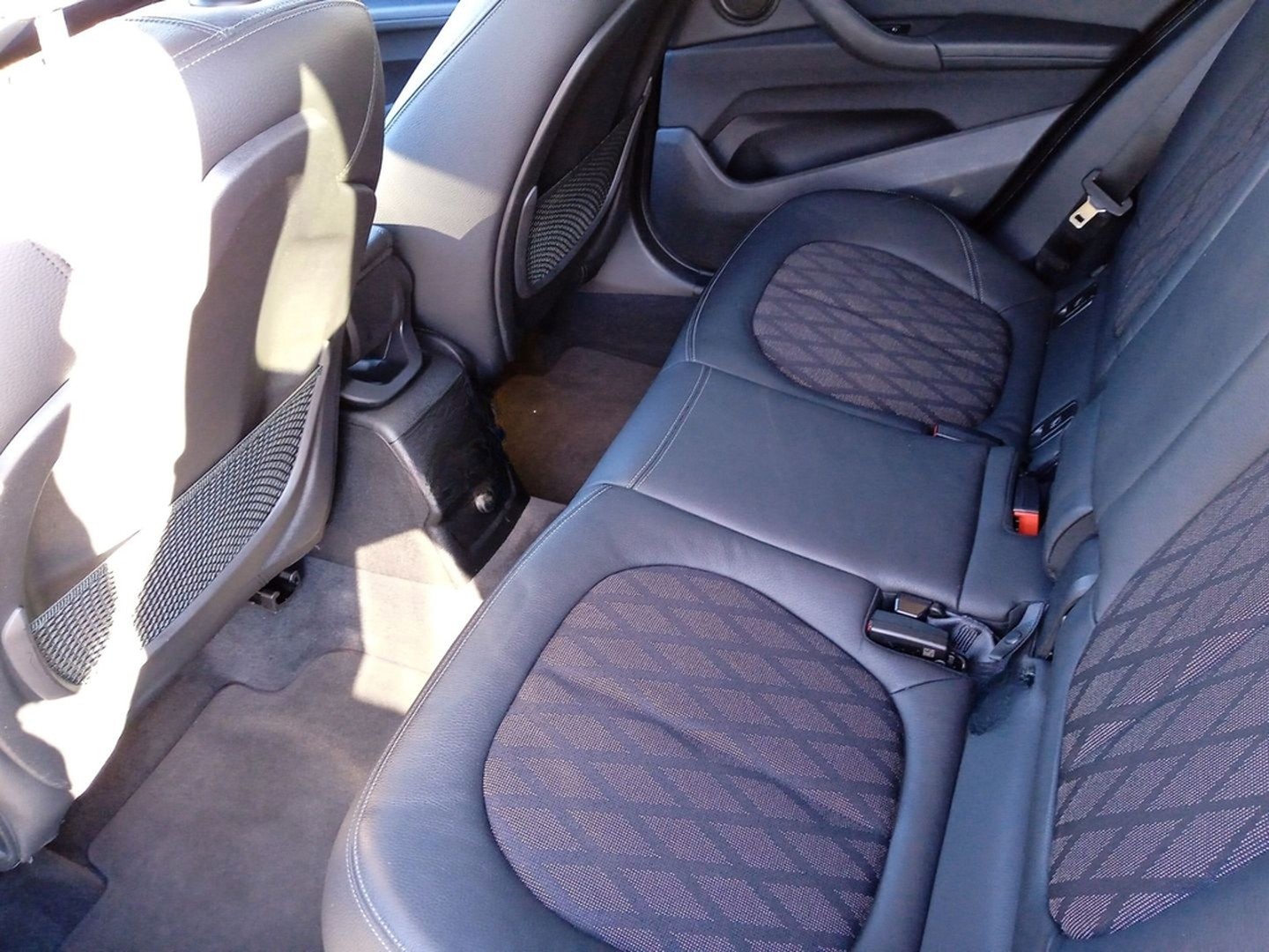 BMW X1 xDrive 20i X-Line*Aut.*AHK*Parkassi.*LED*Sitz foto 12