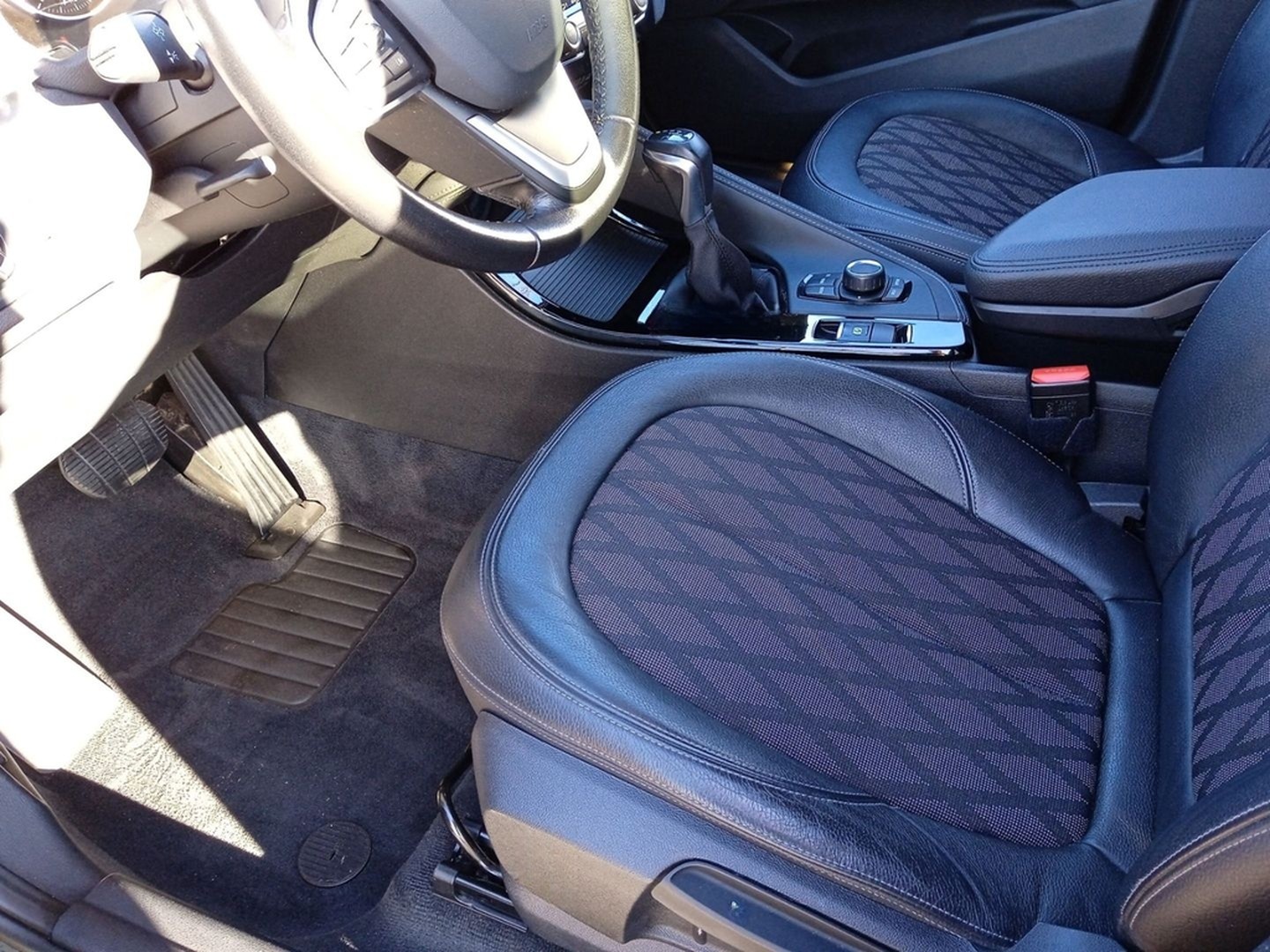BMW X1 xDrive 20i X-Line*Aut.*AHK*Parkassi.*LED*Sitz foto 14