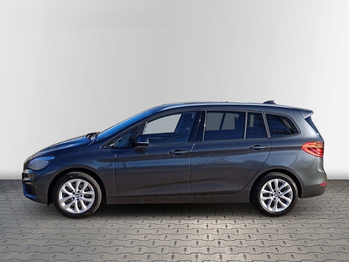 BMW 220 Gran Tourer i Advantage*AHK*Keyless*RFK*LED* foto 7