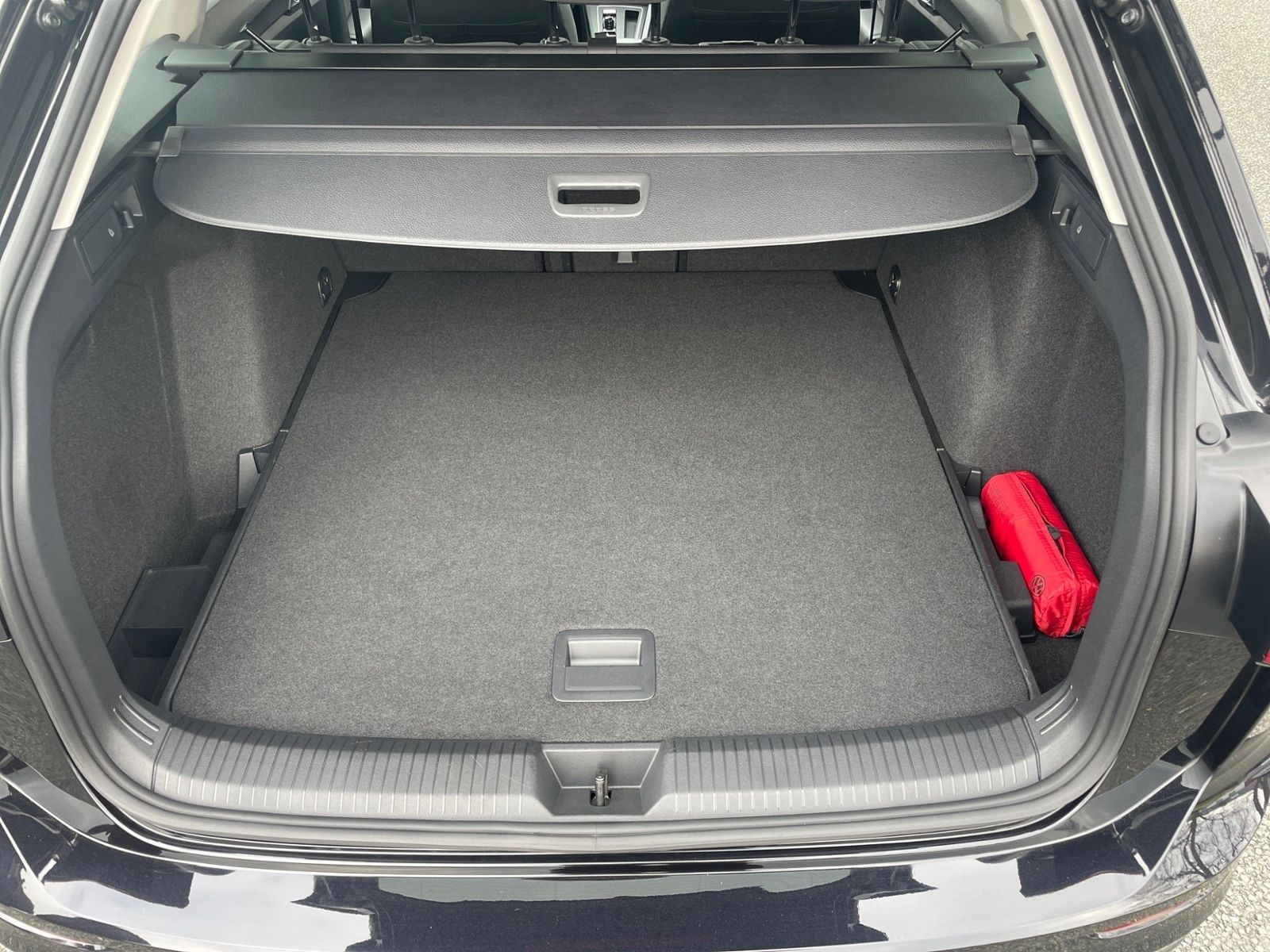 Volkswagen Golf VIII Variant TDI Life KLIMA LED NAVI ALU foto 11