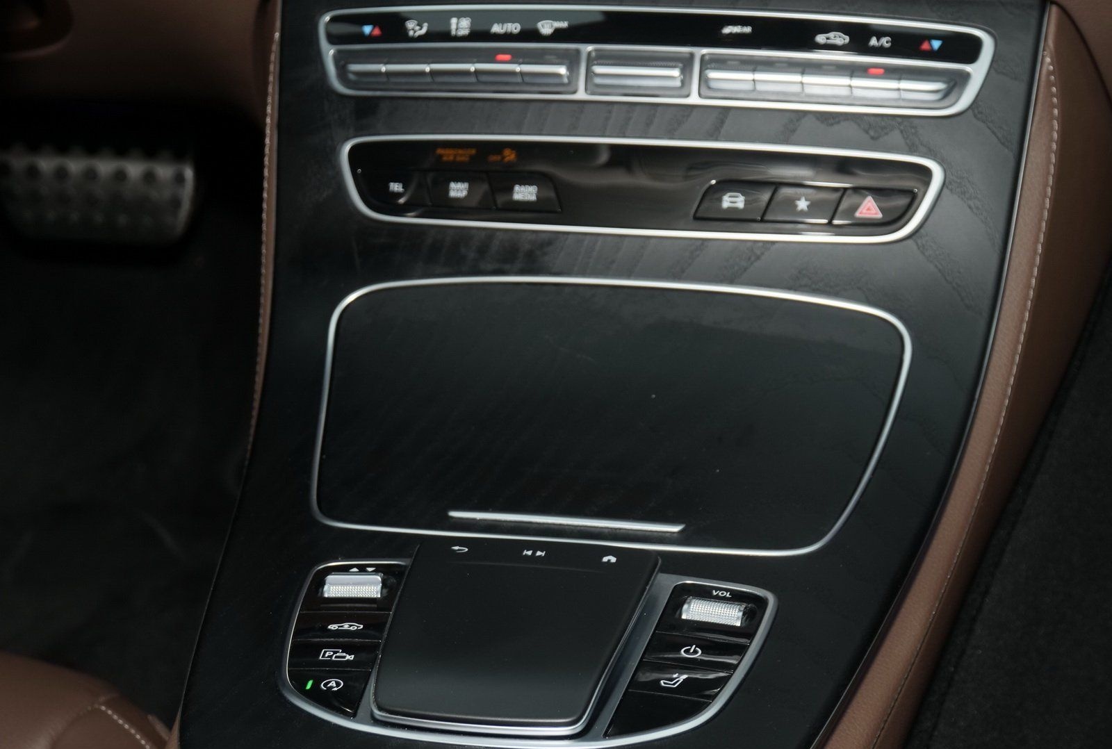Mercedes-Benz E 400 d 4M T All-Terrain Avantgarde+Pano+AHK+Hup foto 12