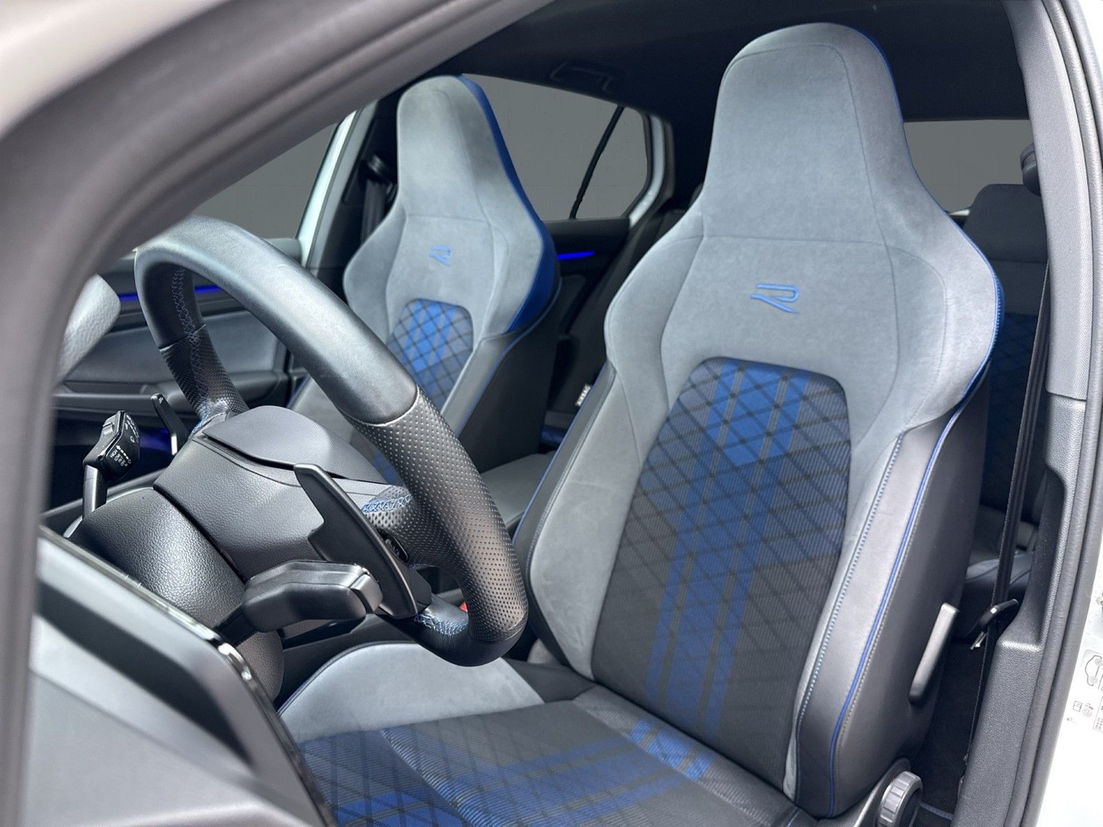 Volkswagen Golf R Performance 2,0 l TSI 4MOTION Matrix LED  foto 17
