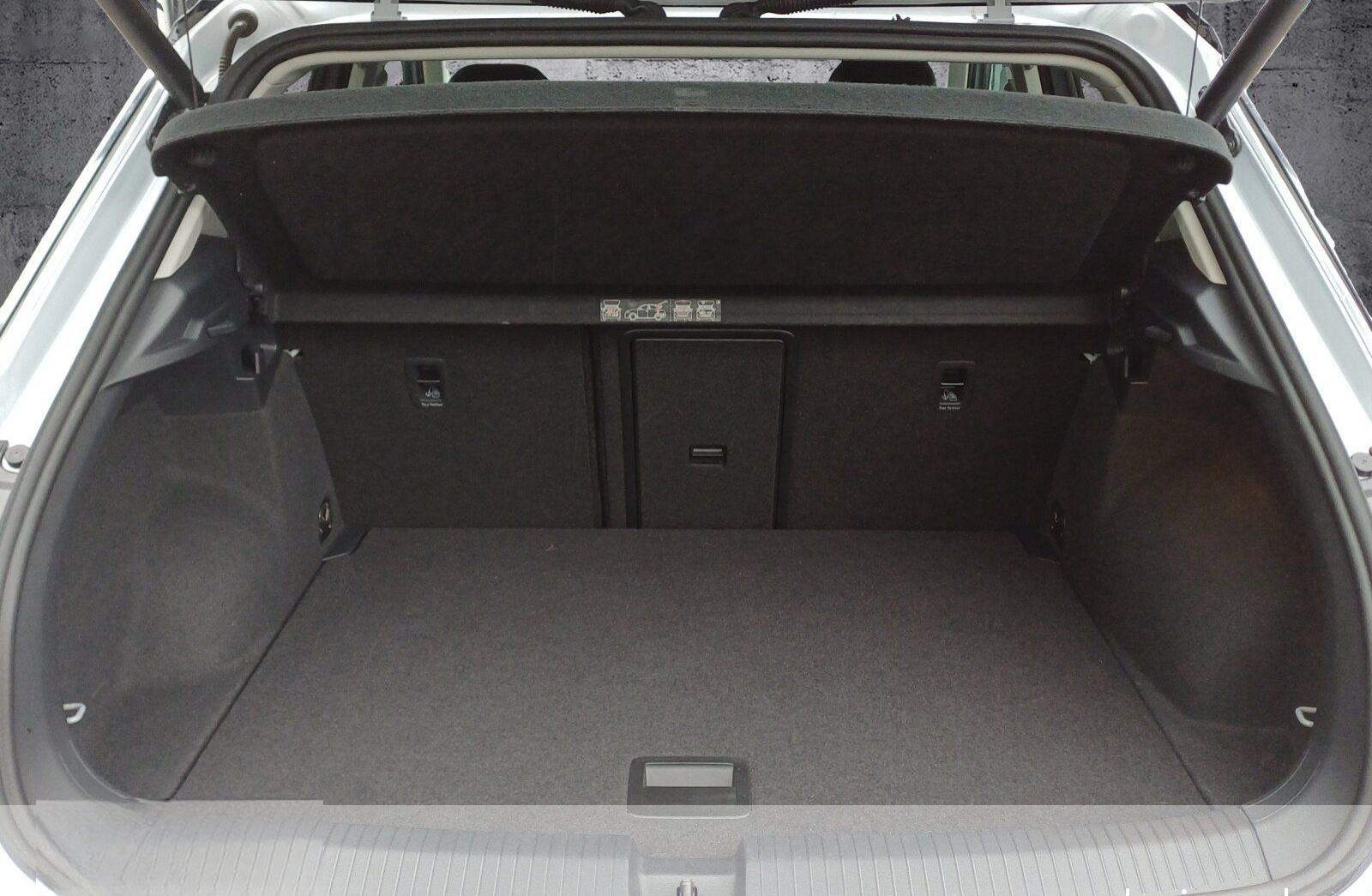 Volkswagen T-Roc 1.5 TSI United DSG/AHK/NAVI/KLIMA/LED/SHZ foto 14