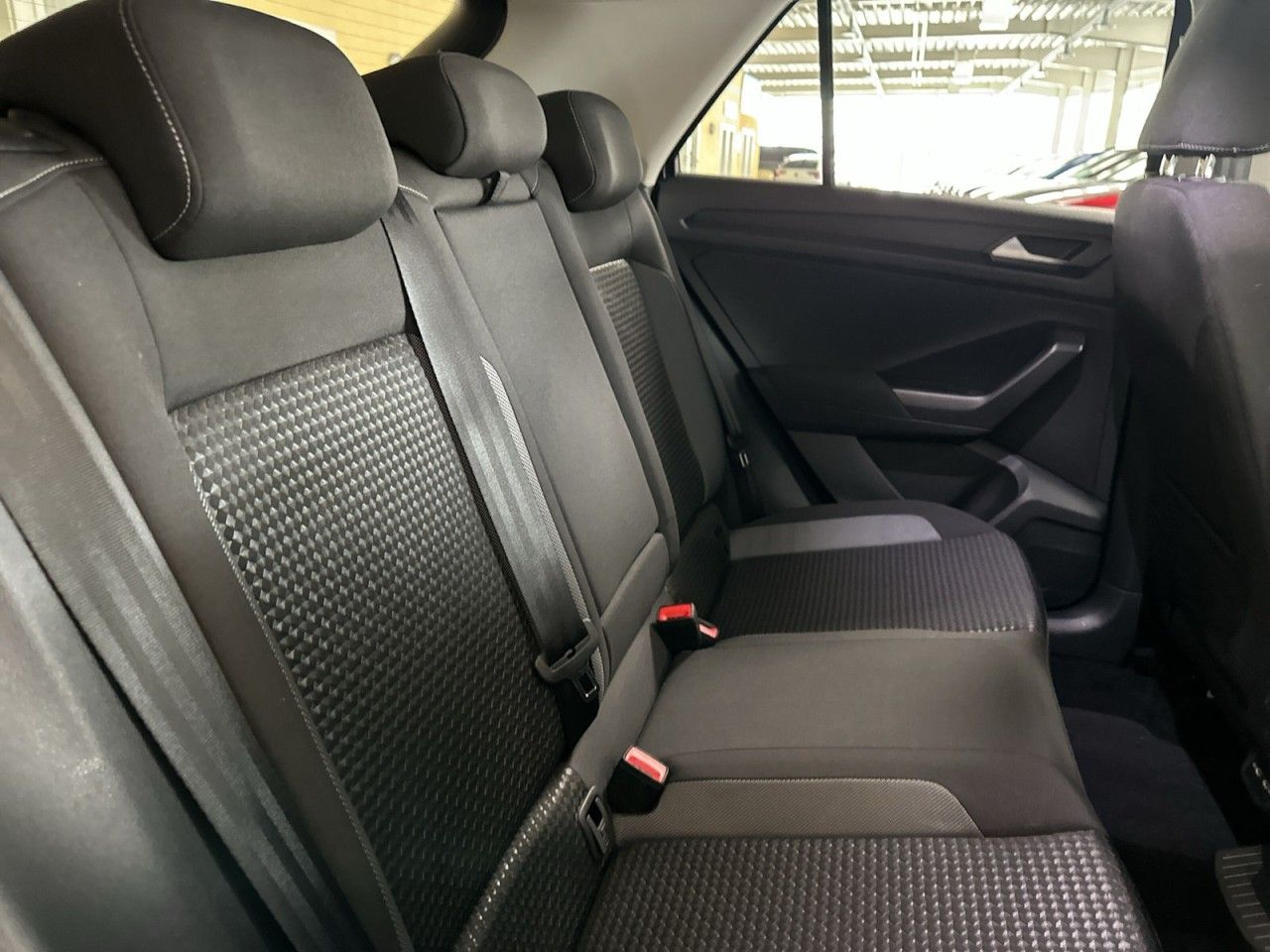 Volkswagen T-Roc 1.5 TSI ACTIVE OPF DSG+USB+DAB+SHZ+MAL+BAA foto 6