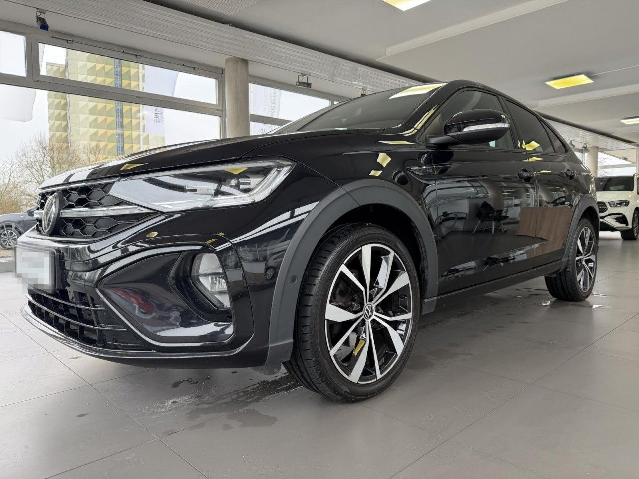Volkswagen Taigo 1.5 TSI DSG R-LINE NAVI ACC LED PANO R-KAM foto 2