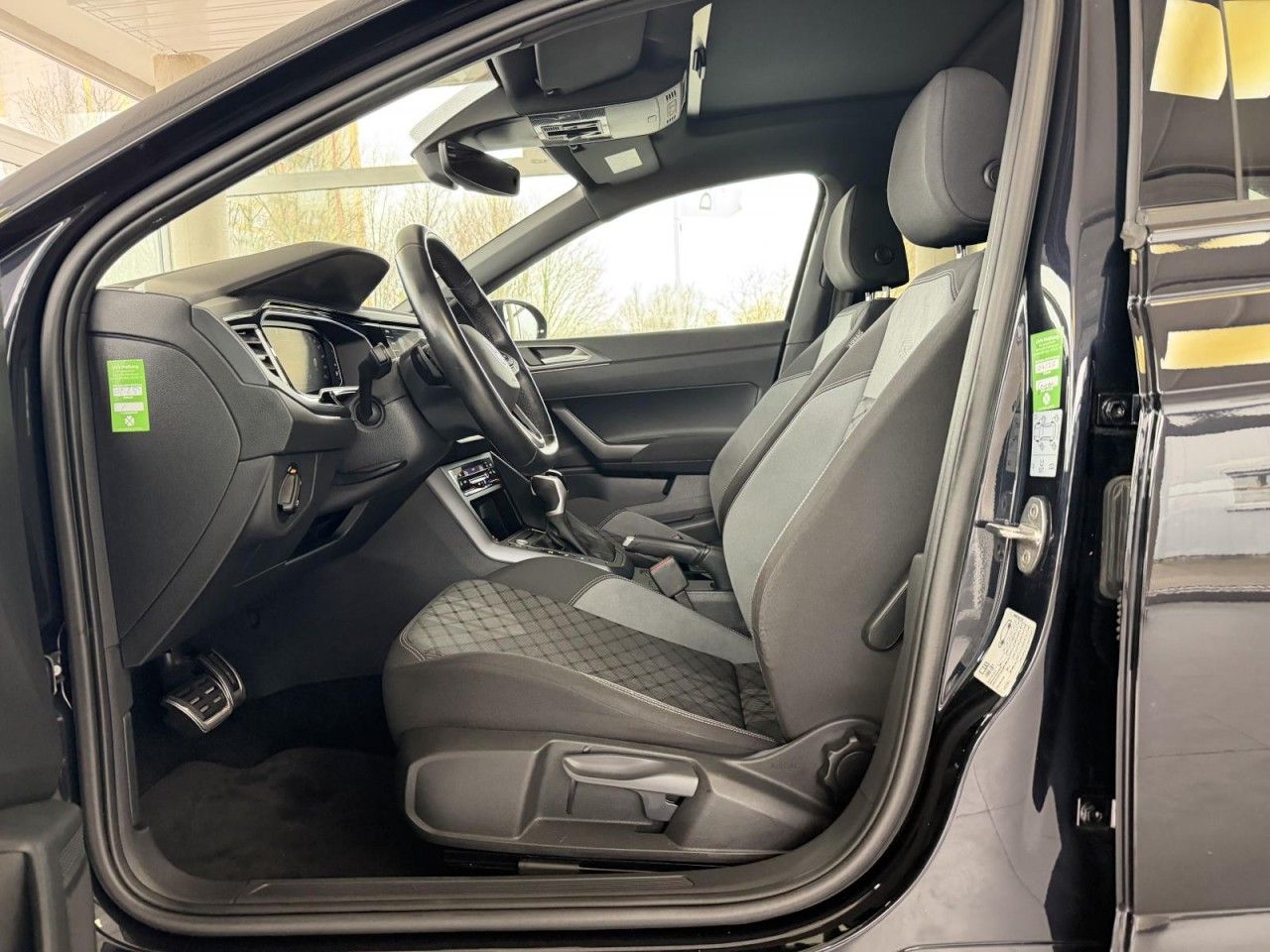 Volkswagen Taigo 1.5 TSI DSG R-LINE NAVI ACC LED PANO R-KAM foto 8